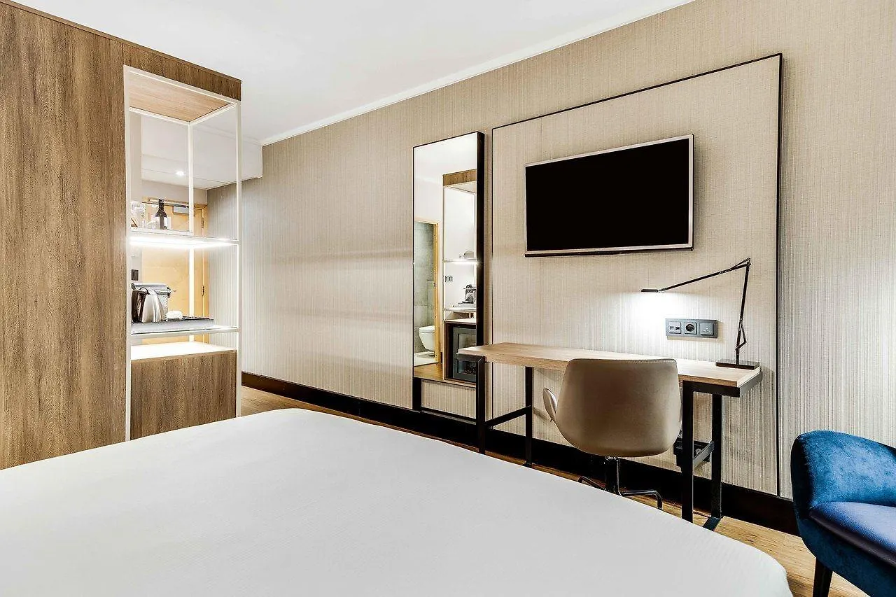 Nh Hannover Hotell 4*,
